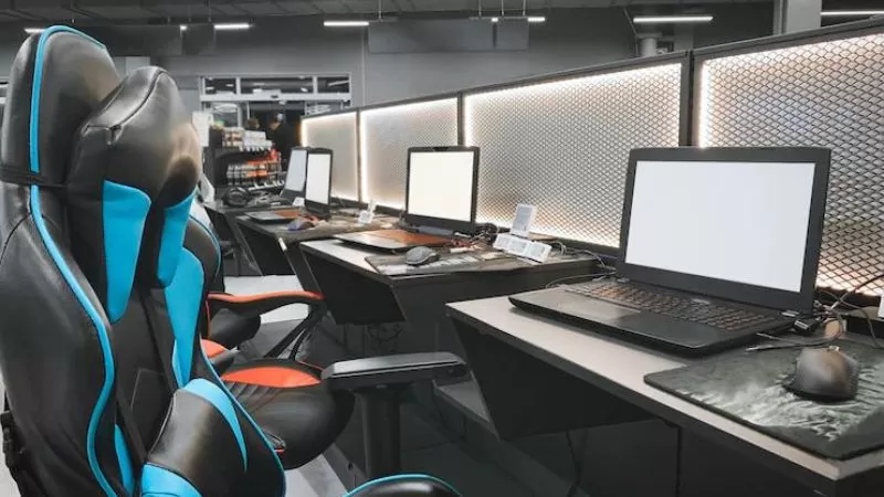 Gaming Chairs with Pillows