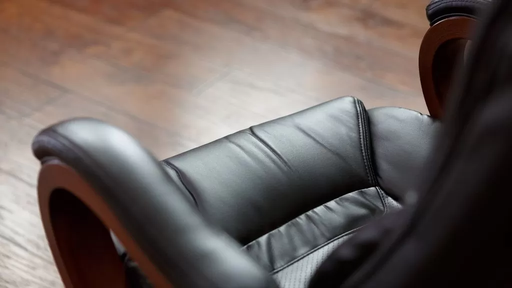 do-leather-chairs-make-you-sweat